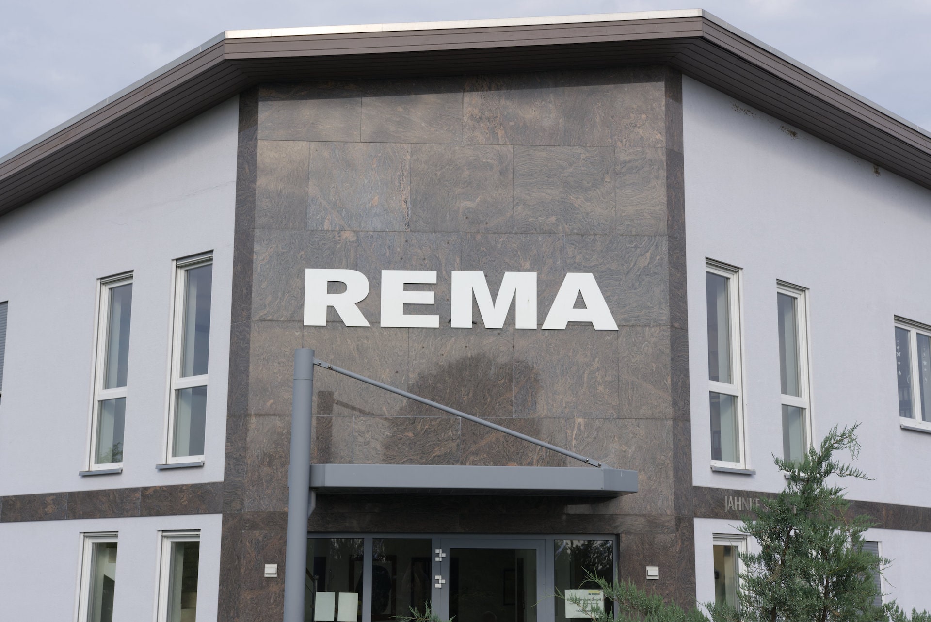 Über REMA Services